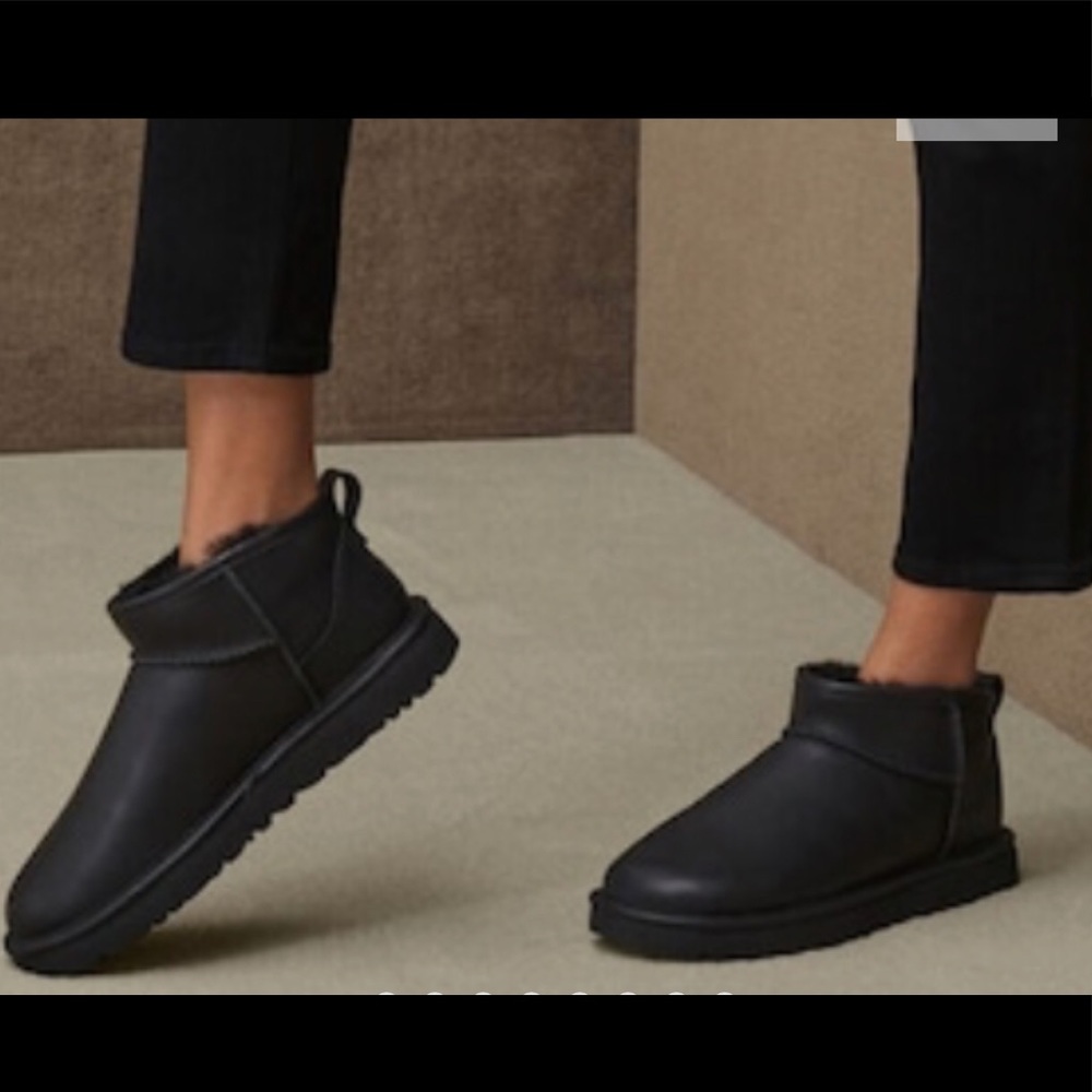 New Ugg Ultra Mini Black Leather Boots Womens Sz 8